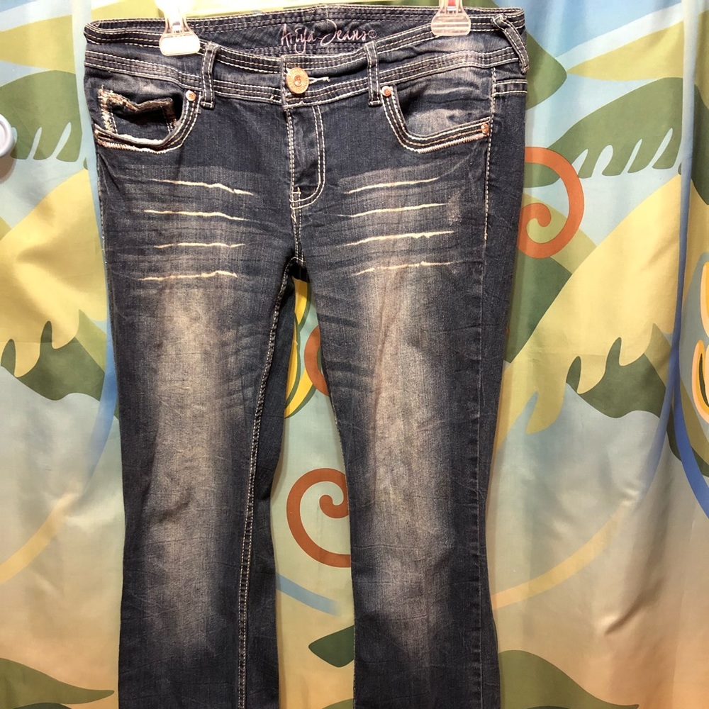 Ariya jeans